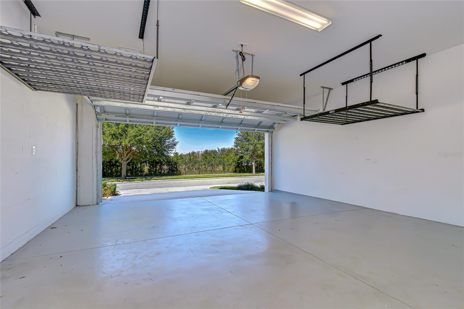 FISHHAWK RANCH WEST - Residential