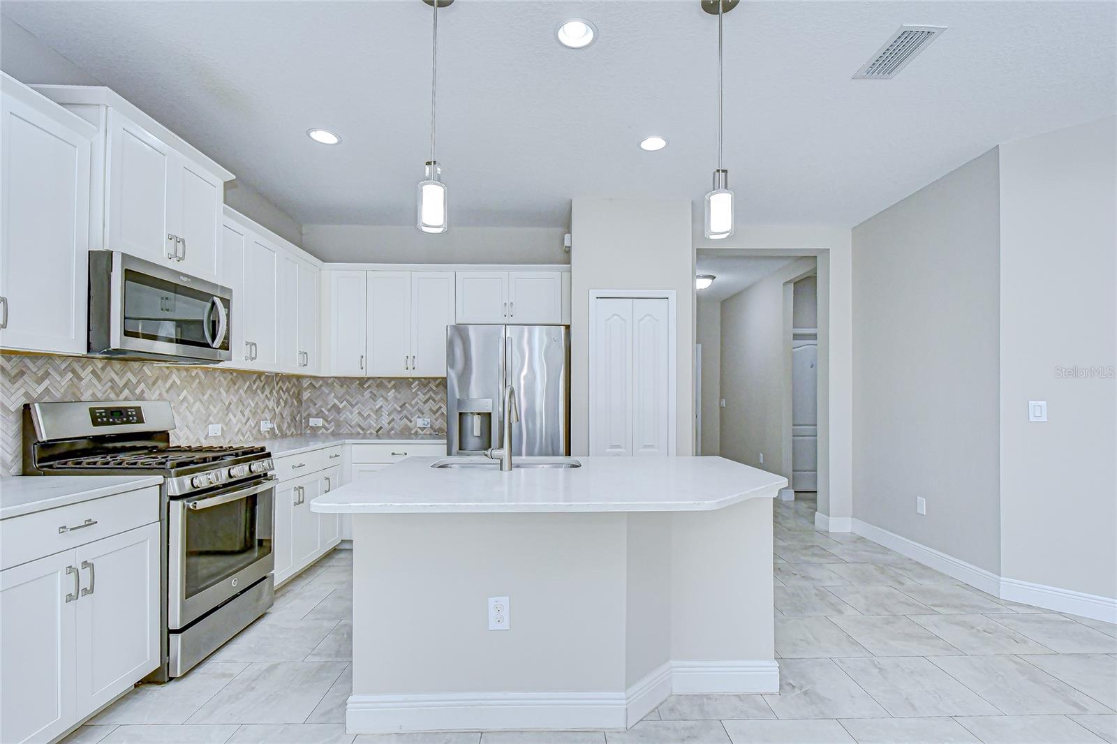 FISHHAWK RANCH WEST - Residential