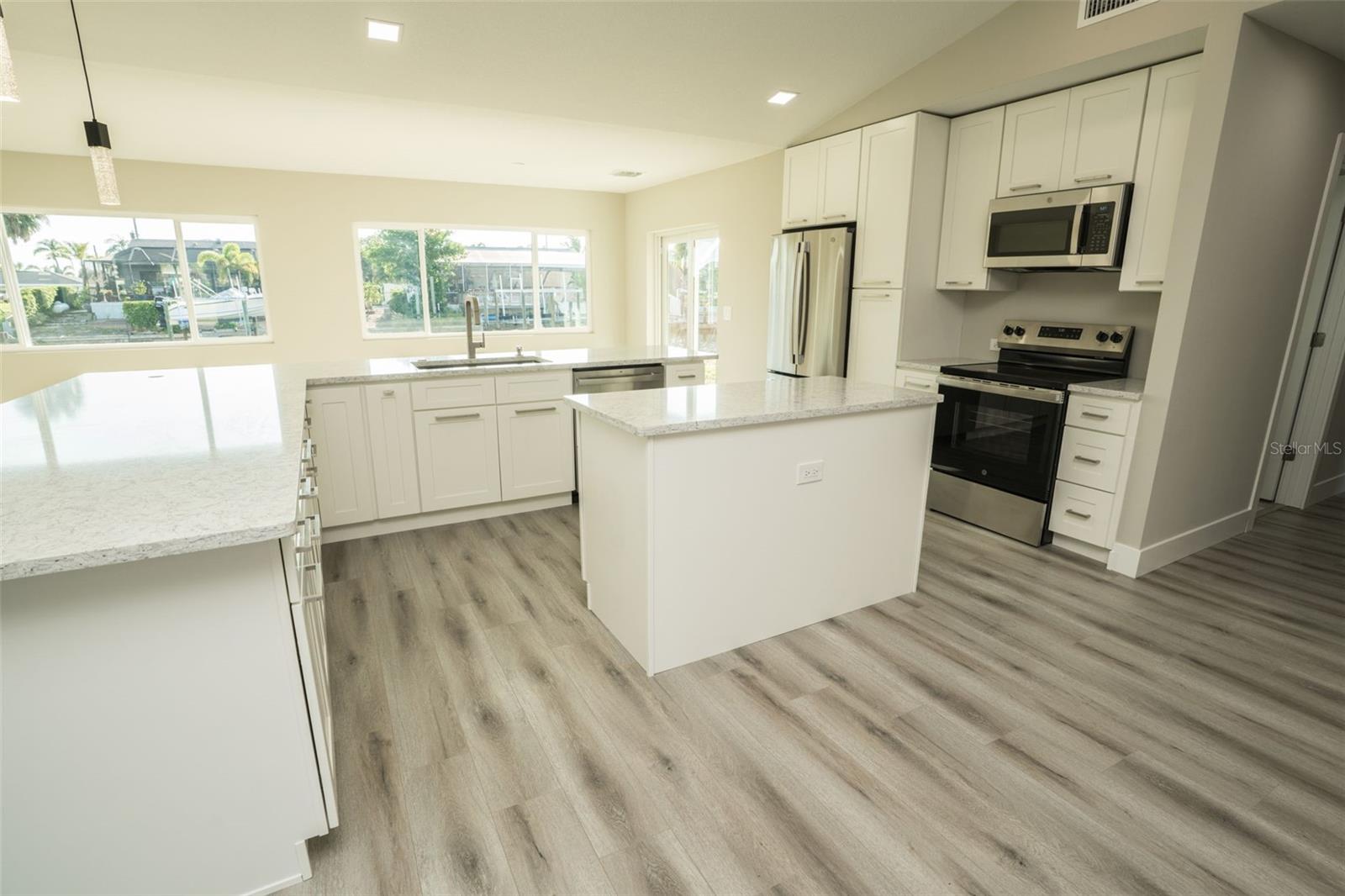 REV OF APOLLO BEACH UNIT - Residential