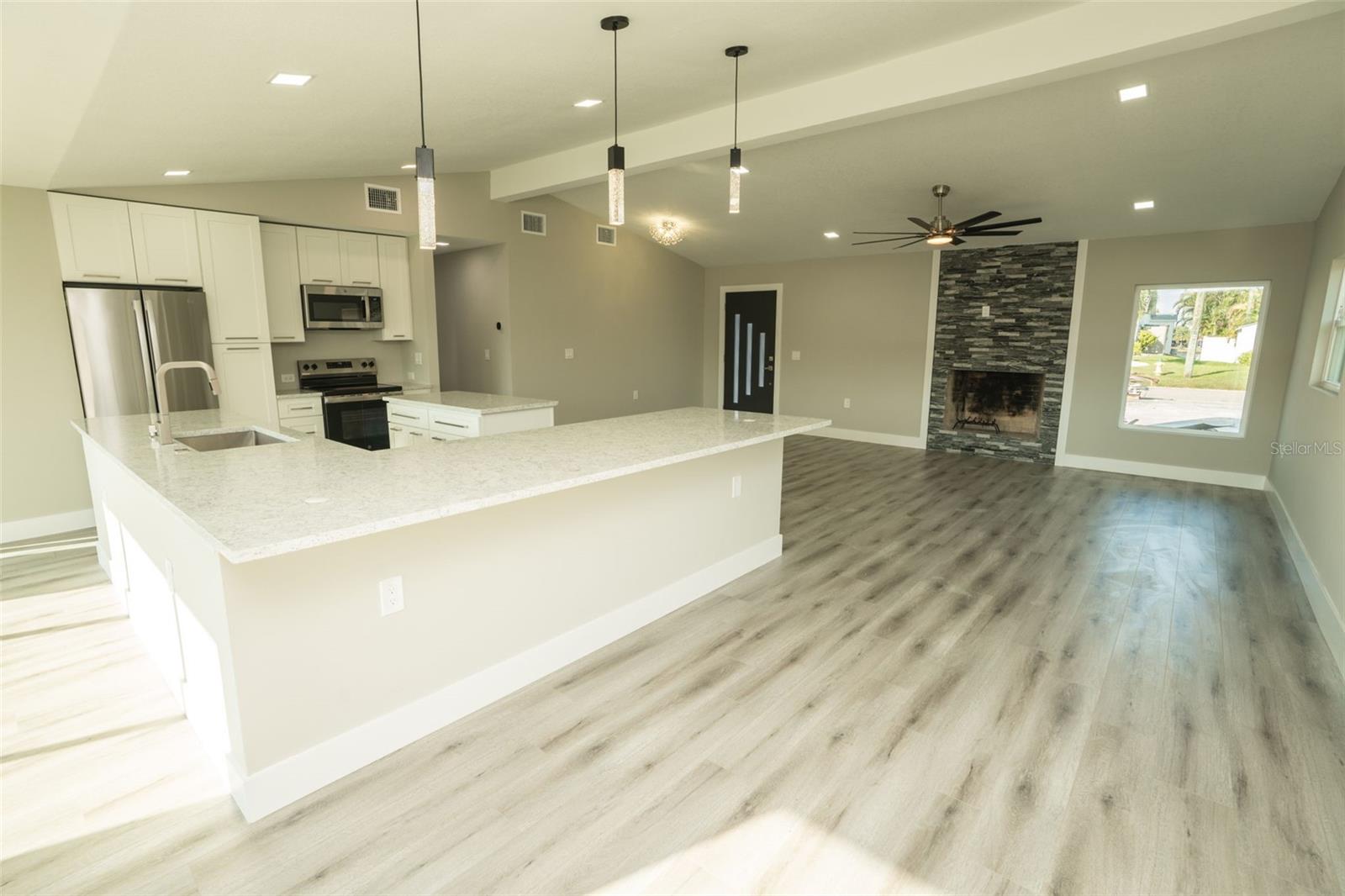 REV OF APOLLO BEACH UNIT - Residential