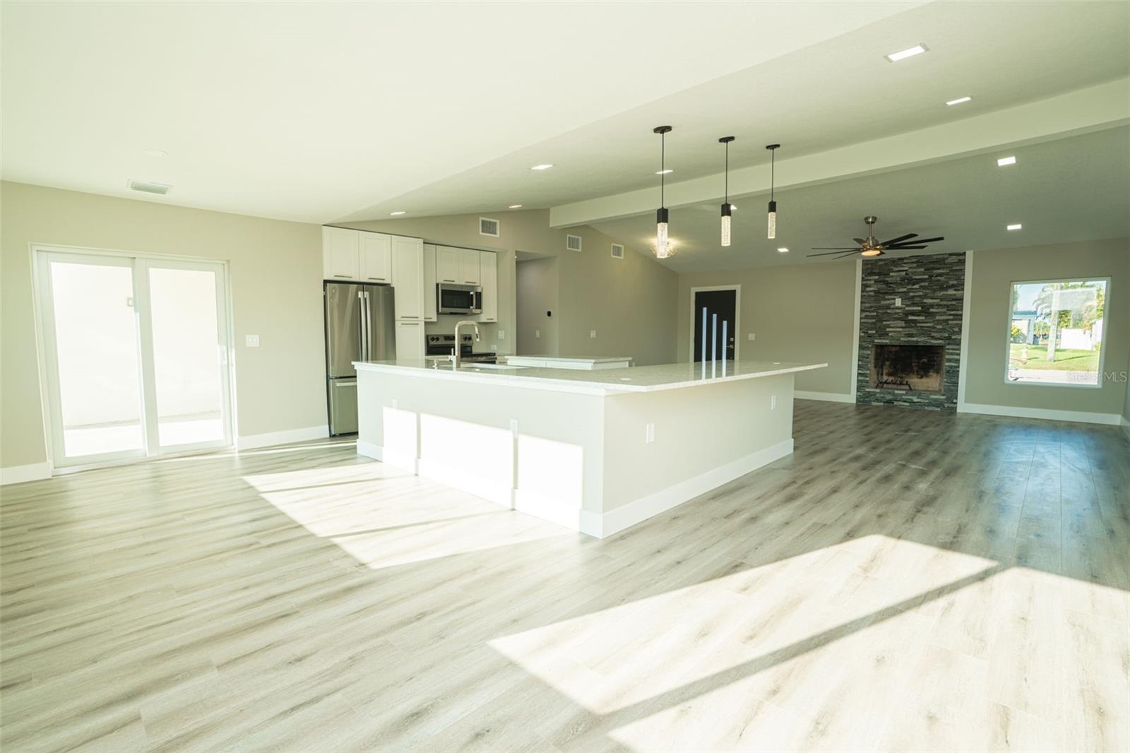 REV OF APOLLO BEACH UNIT - Residential