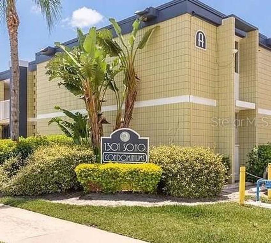 Nice ground floor 1-bedroom condo in desirable area of south Tampa. Unit has new flooring in most of the property, granite countertops in kitchen, new sink and faucet, new blinds, some new light fixtures, and a refinished shower/tub. Nice community pool and close to everything. Within blocks of shopping, restaurants, bars, and iconic Bayshore Blvd. Comes with separate storage closet. Available February 1st.