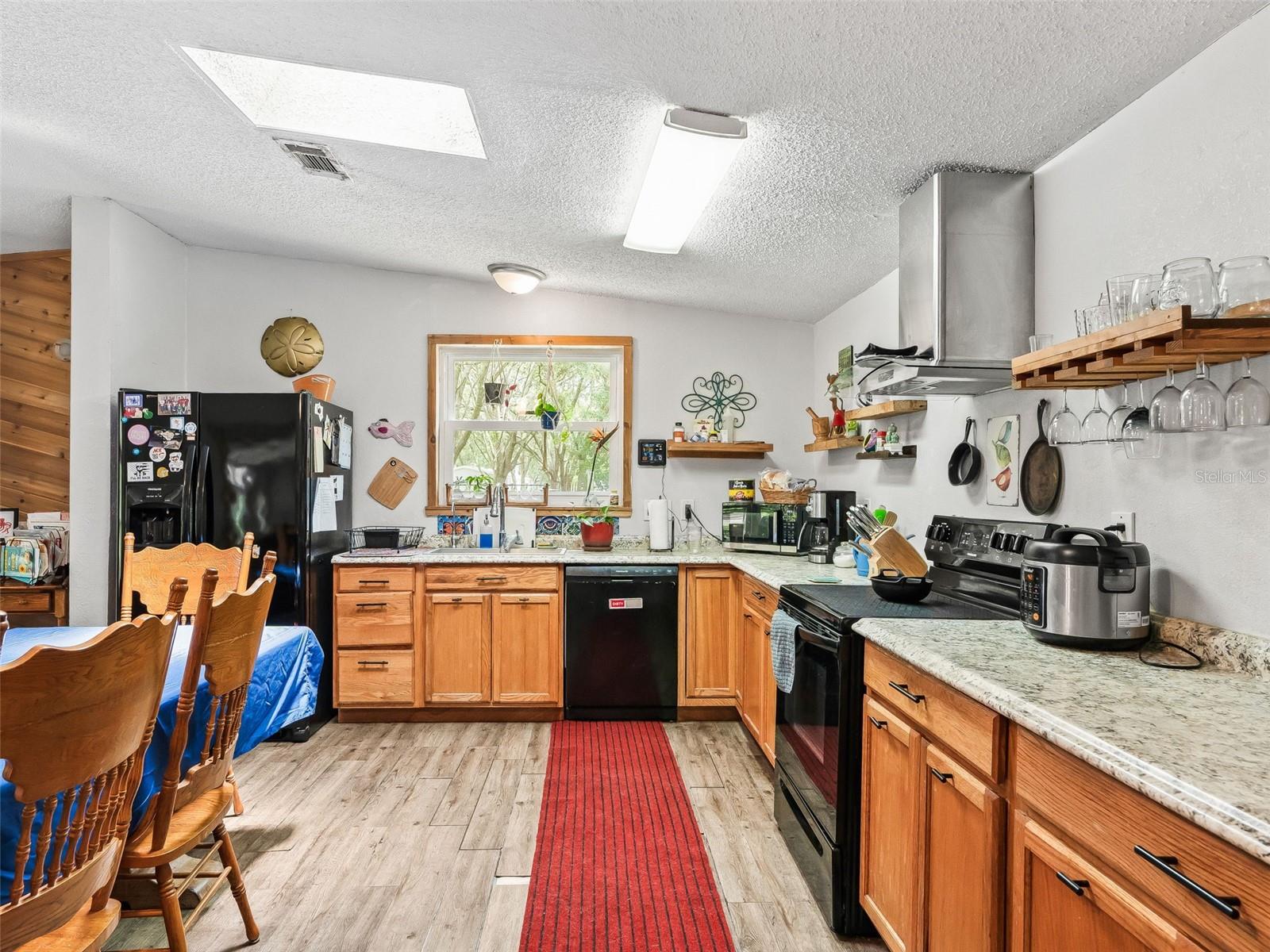 COUNTRYSIDE LAKES - Residential