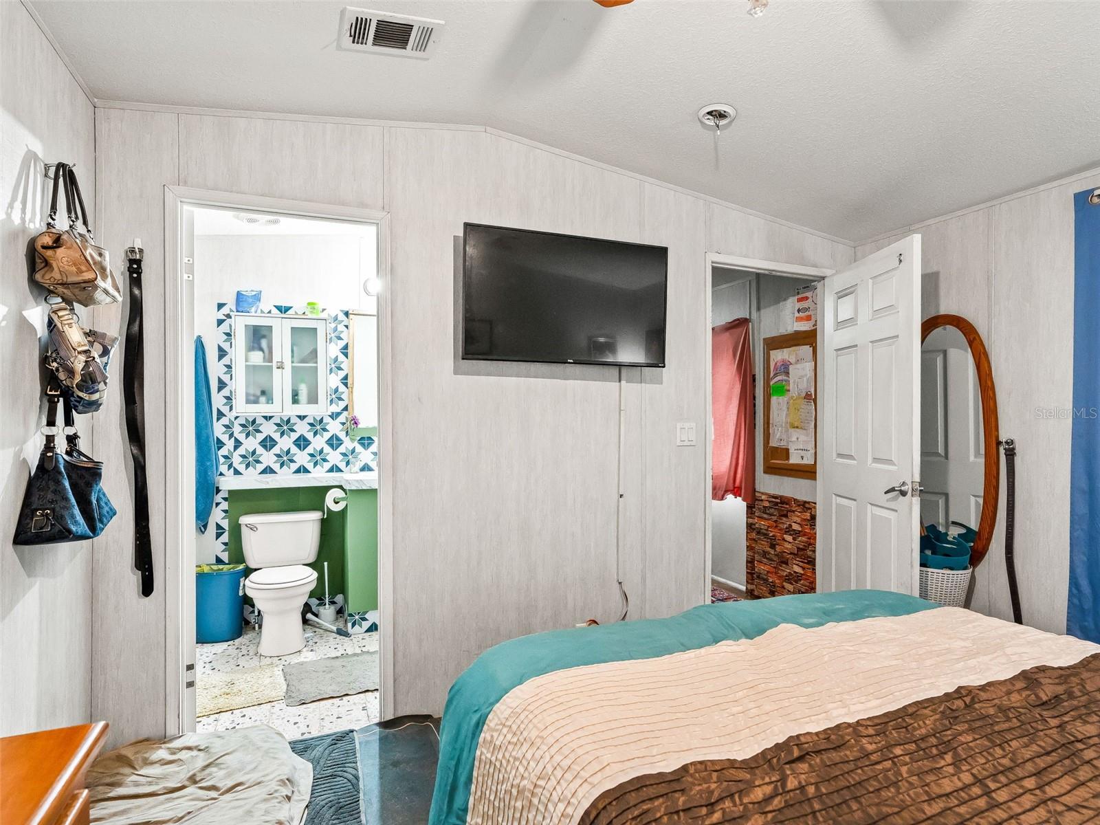 COUNTRYSIDE LAKES - Residential