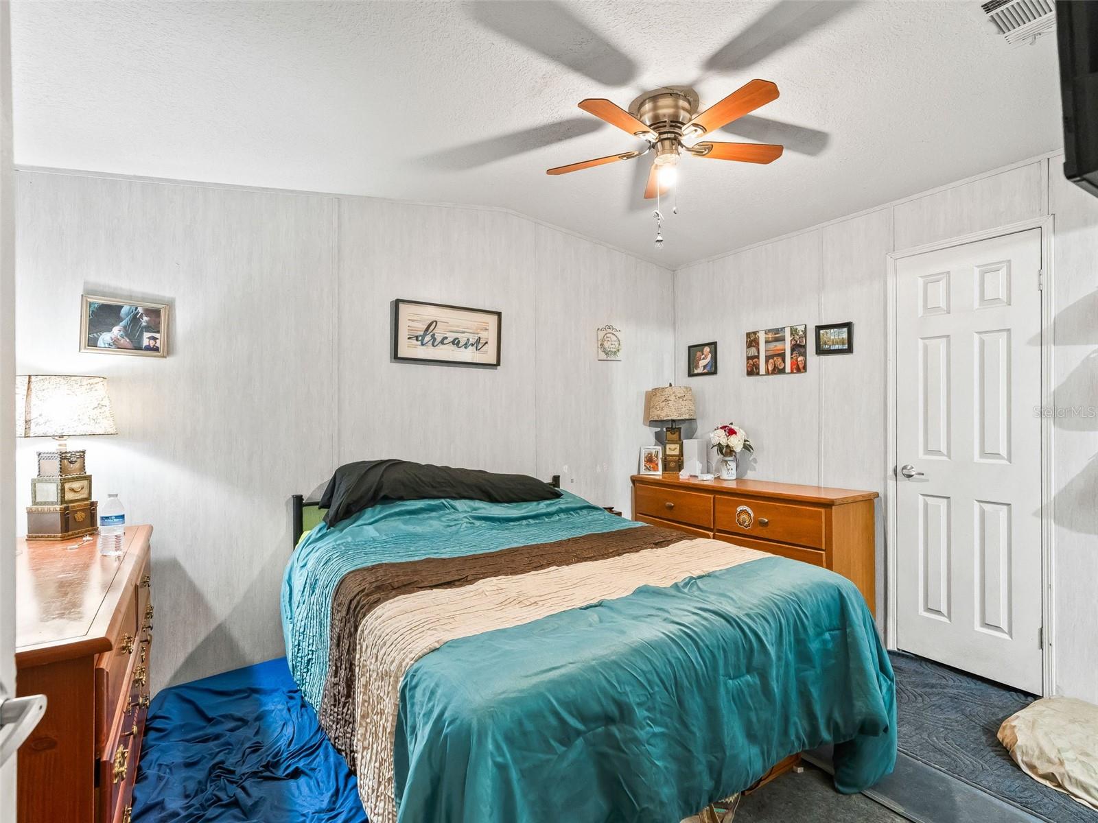 COUNTRYSIDE LAKES - Residential