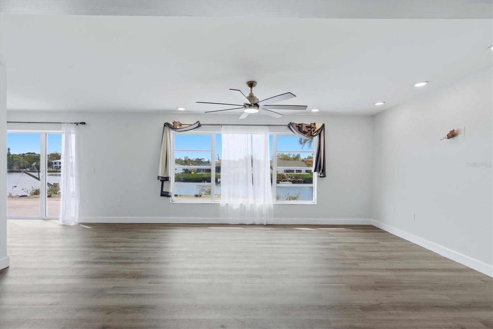 ENGLEWOOD ISLES SUB - Residential