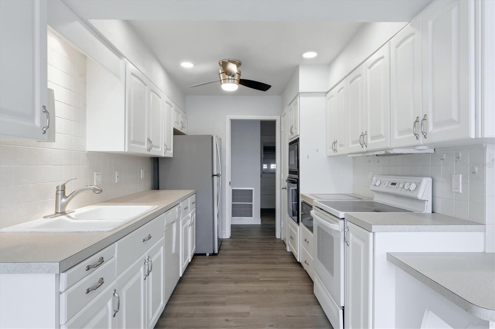 ENGLEWOOD ISLES SUB - Residential