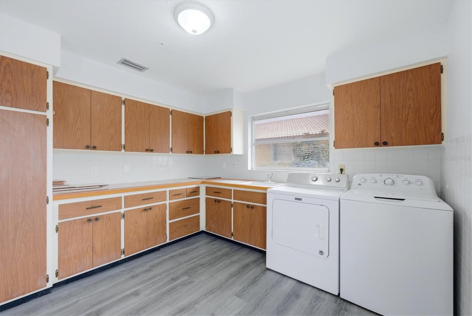 ENGLEWOOD ISLES SUB - Residential