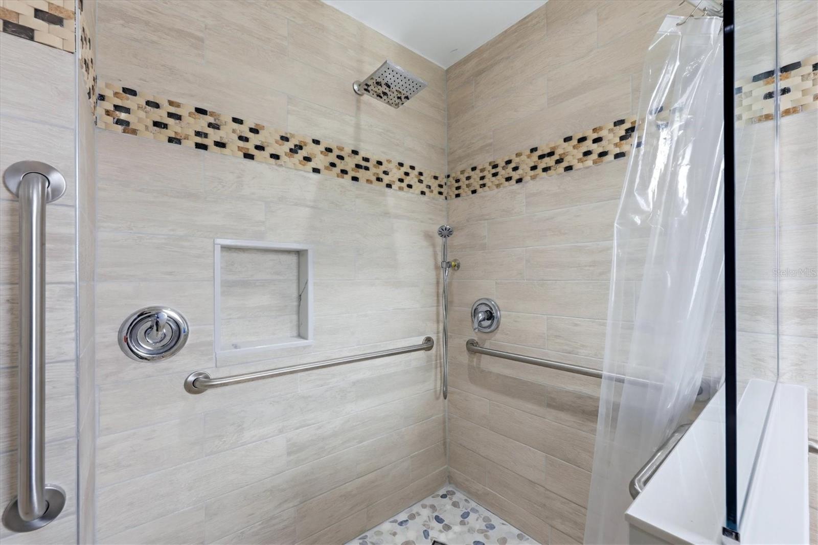 ENGLEWOOD ISLES SUB - Residential