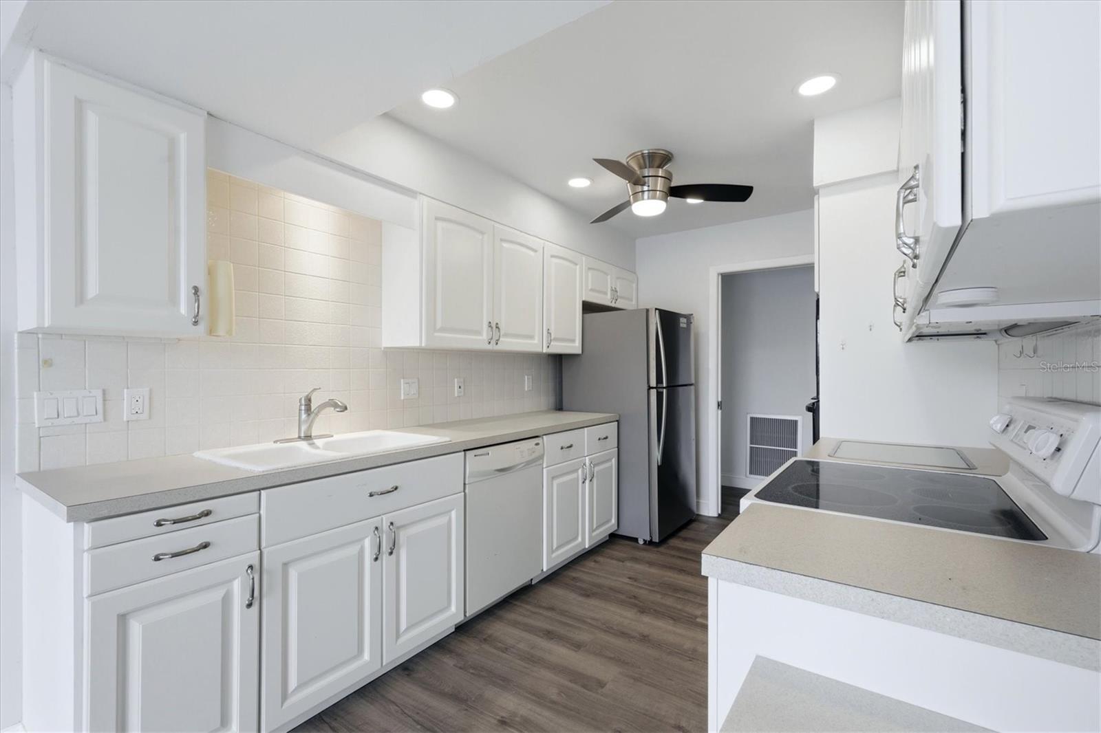 ENGLEWOOD ISLES SUB - Residential