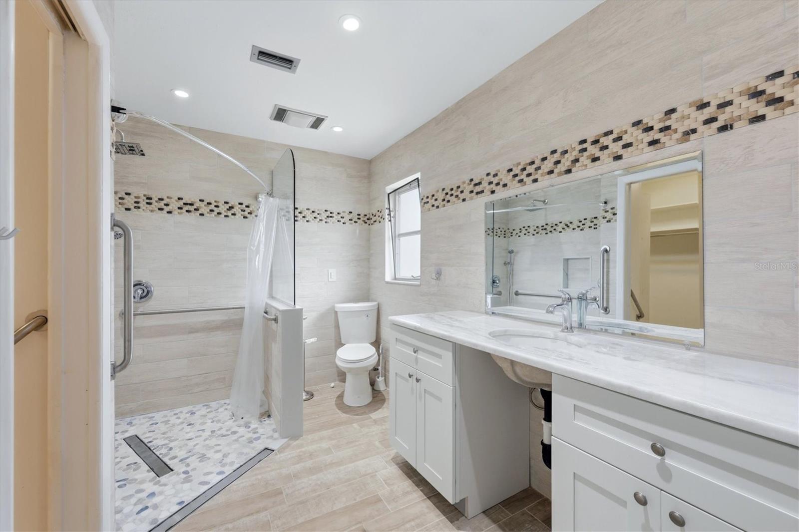 ENGLEWOOD ISLES SUB - Residential