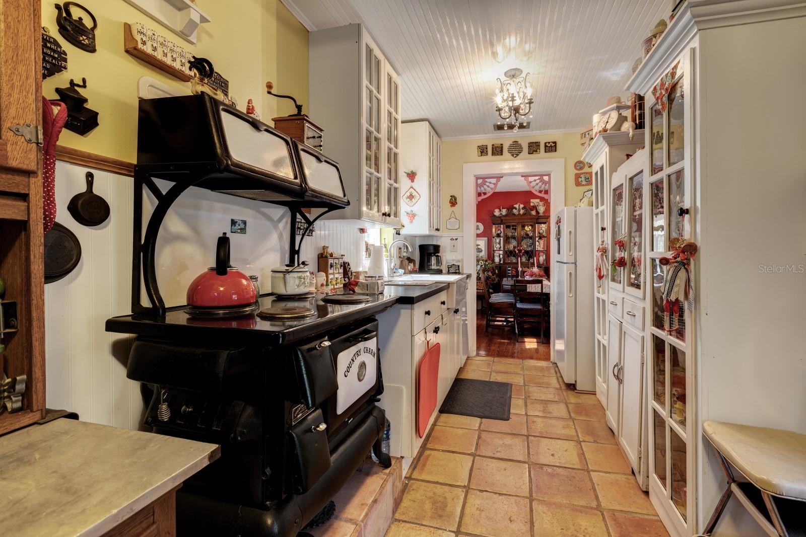 MOUNT DORA DICKERMAN SUB - Residential Lease