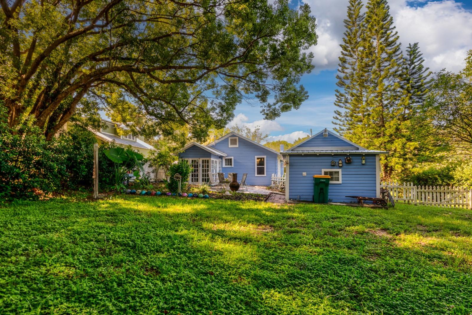 MOUNT DORA DICKERMAN SUB - Residential Lease