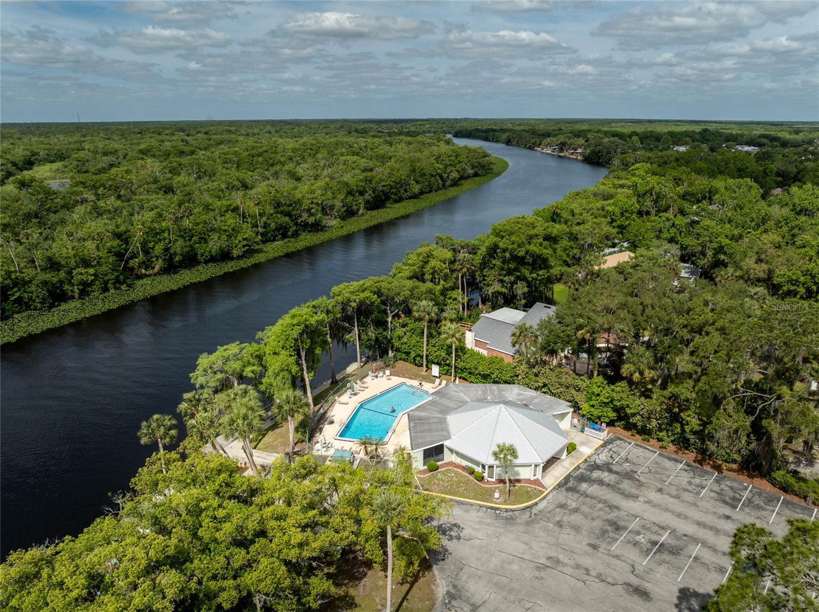 QUAIL HOLLOW ON THE RIVER - Residential