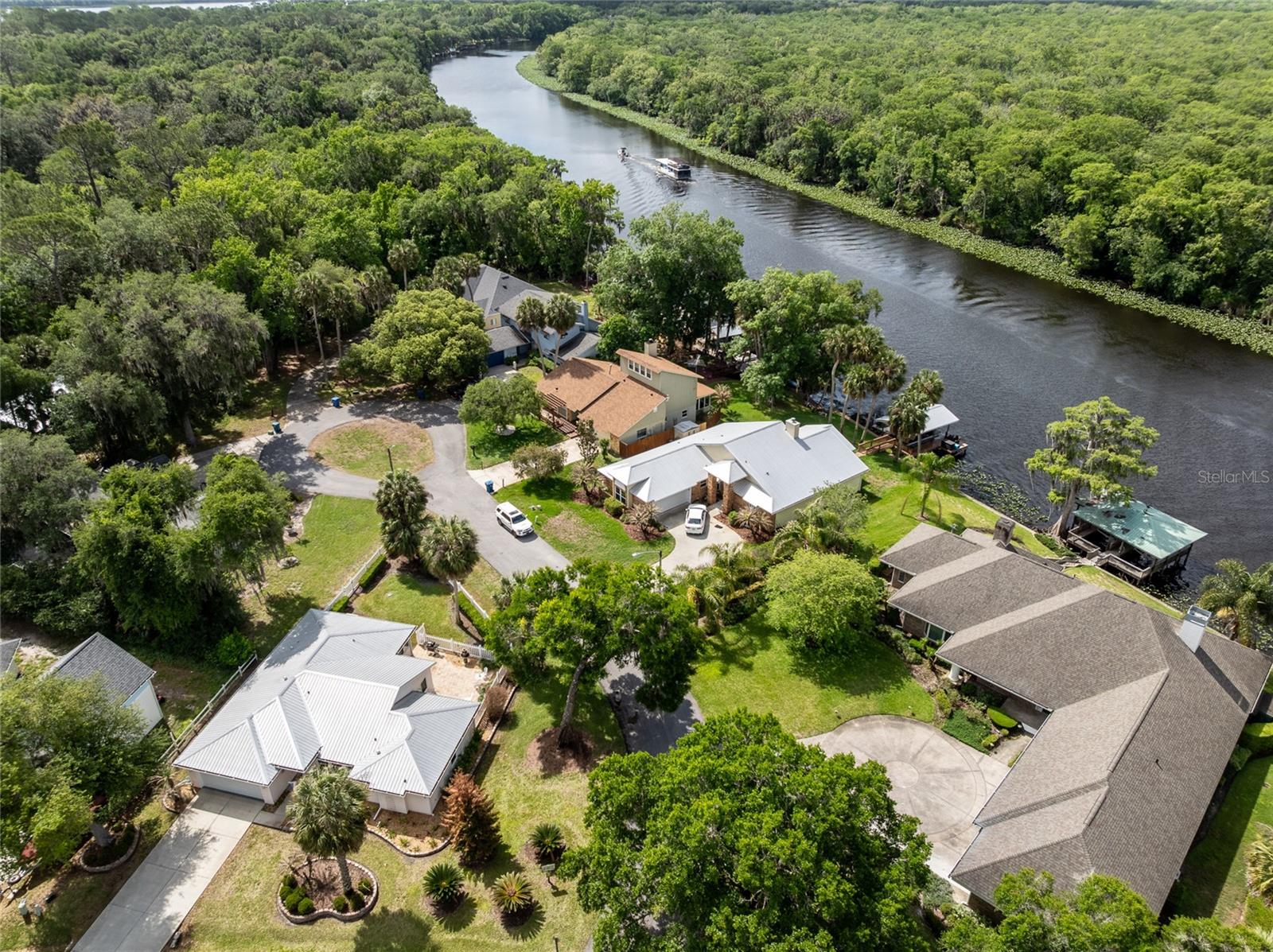 QUAIL HOLLOW ON THE RIVER - Residential