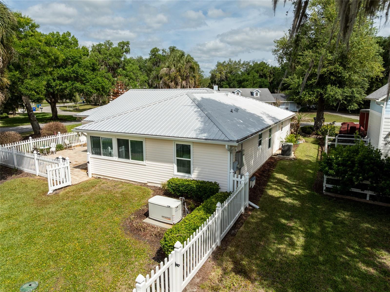 QUAIL HOLLOW ON THE RIVER - Residential