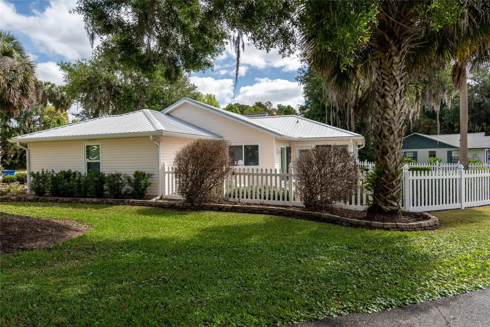 QUAIL HOLLOW ON THE RIVER - Residential