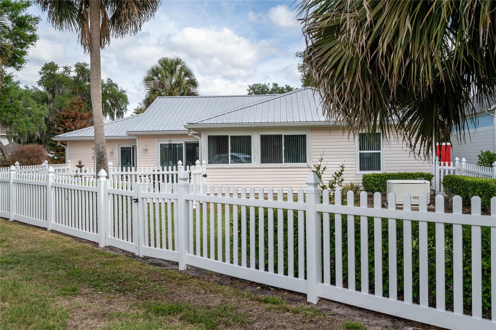 QUAIL HOLLOW ON THE RIVER - Residential