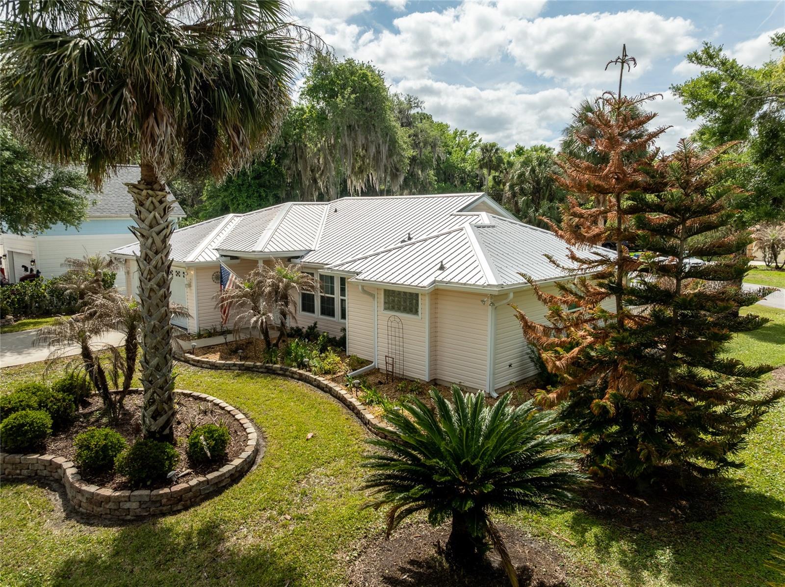 QUAIL HOLLOW ON THE RIVER - Residential