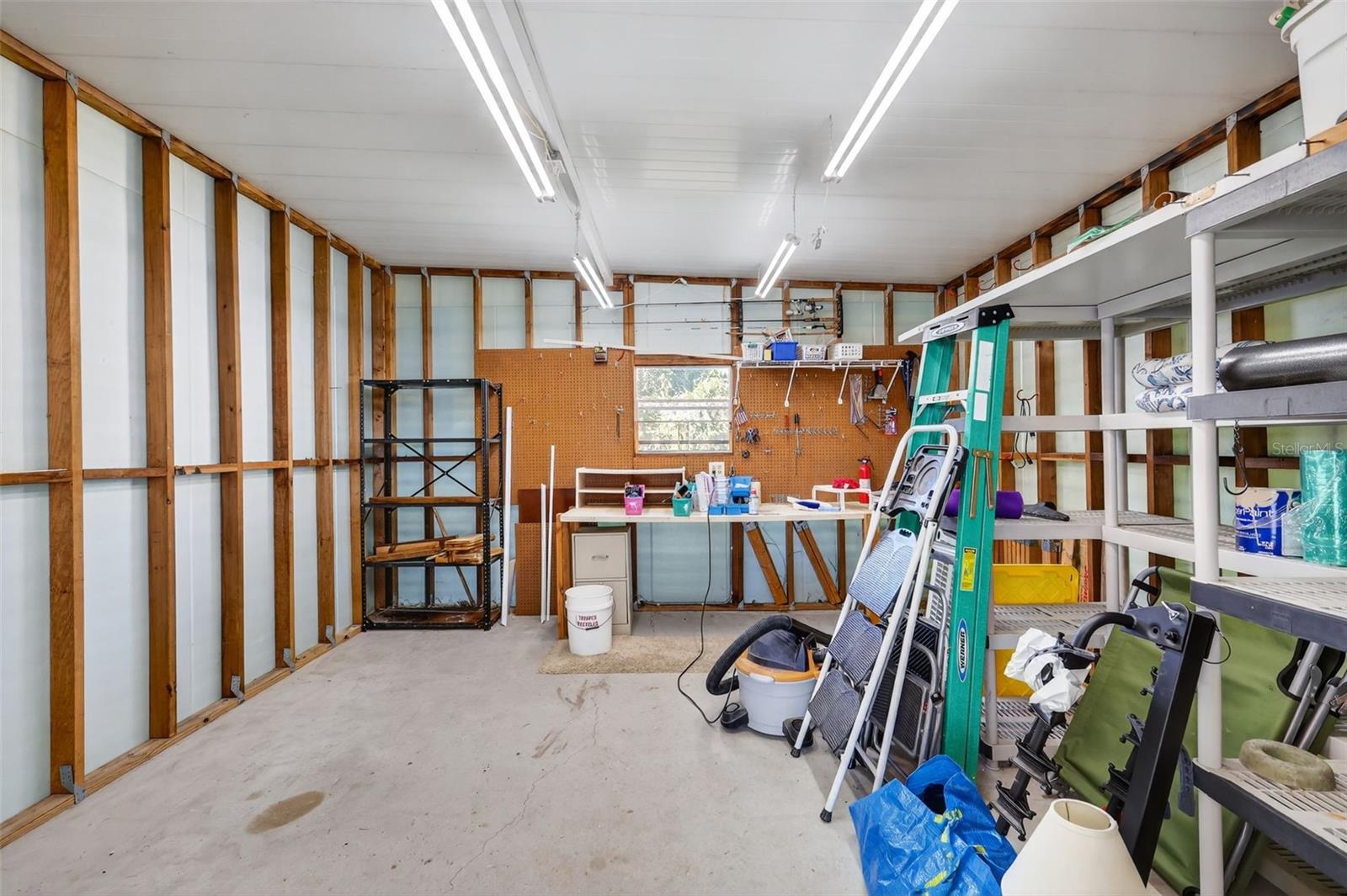 TAVARES FOX RUN MOBILE HOME - Residential