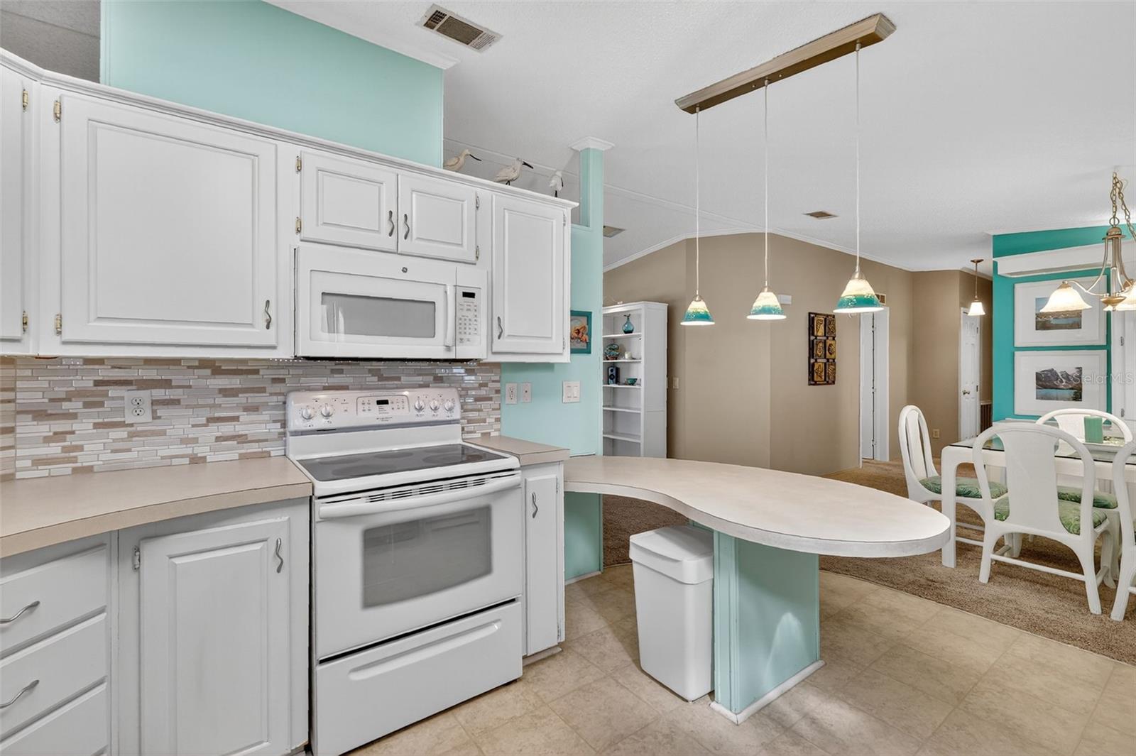 TAVARES FOX RUN MOBILE HOME - Residential