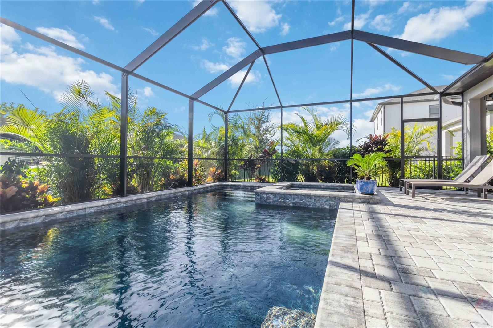 PALMERO - Residential Lease