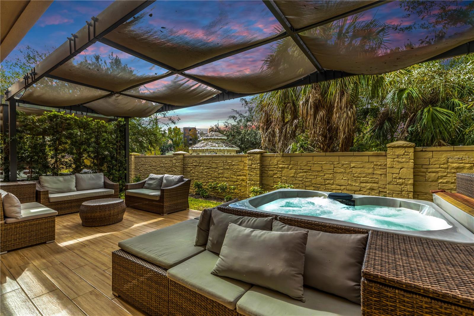 Casas a venda 1 - Jen Dantas 7473 BROOKLYN DRIVE