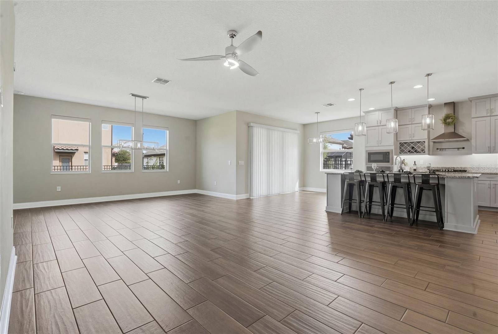 RIVIERA BELLA UN 5 - Residential