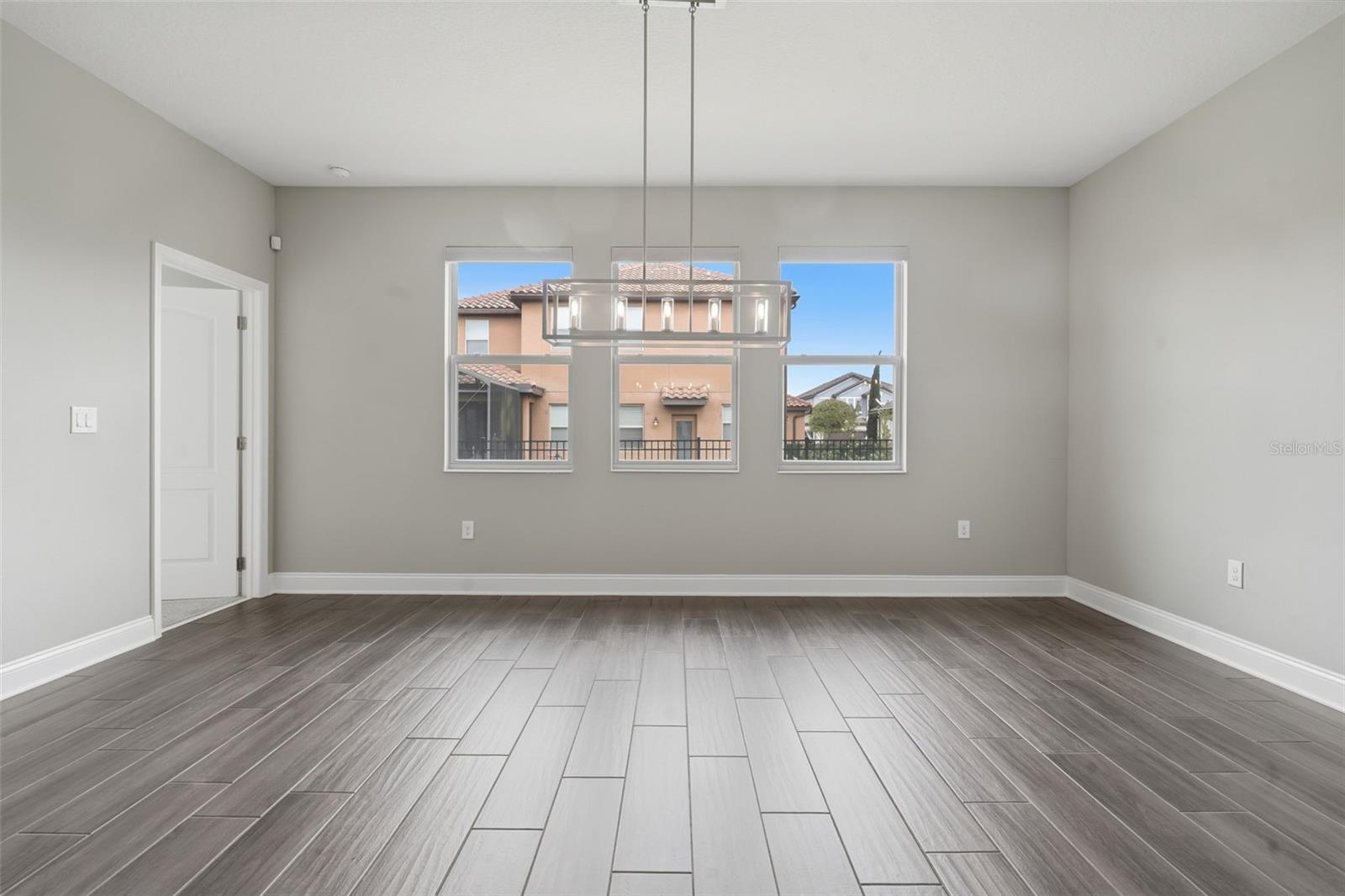 RIVIERA BELLA UN 5 - Residential