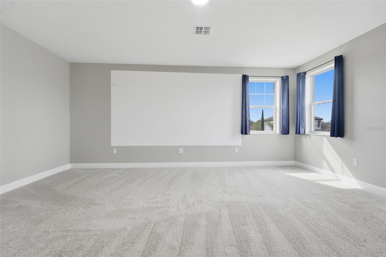 RIVIERA BELLA UN 5 - Residential