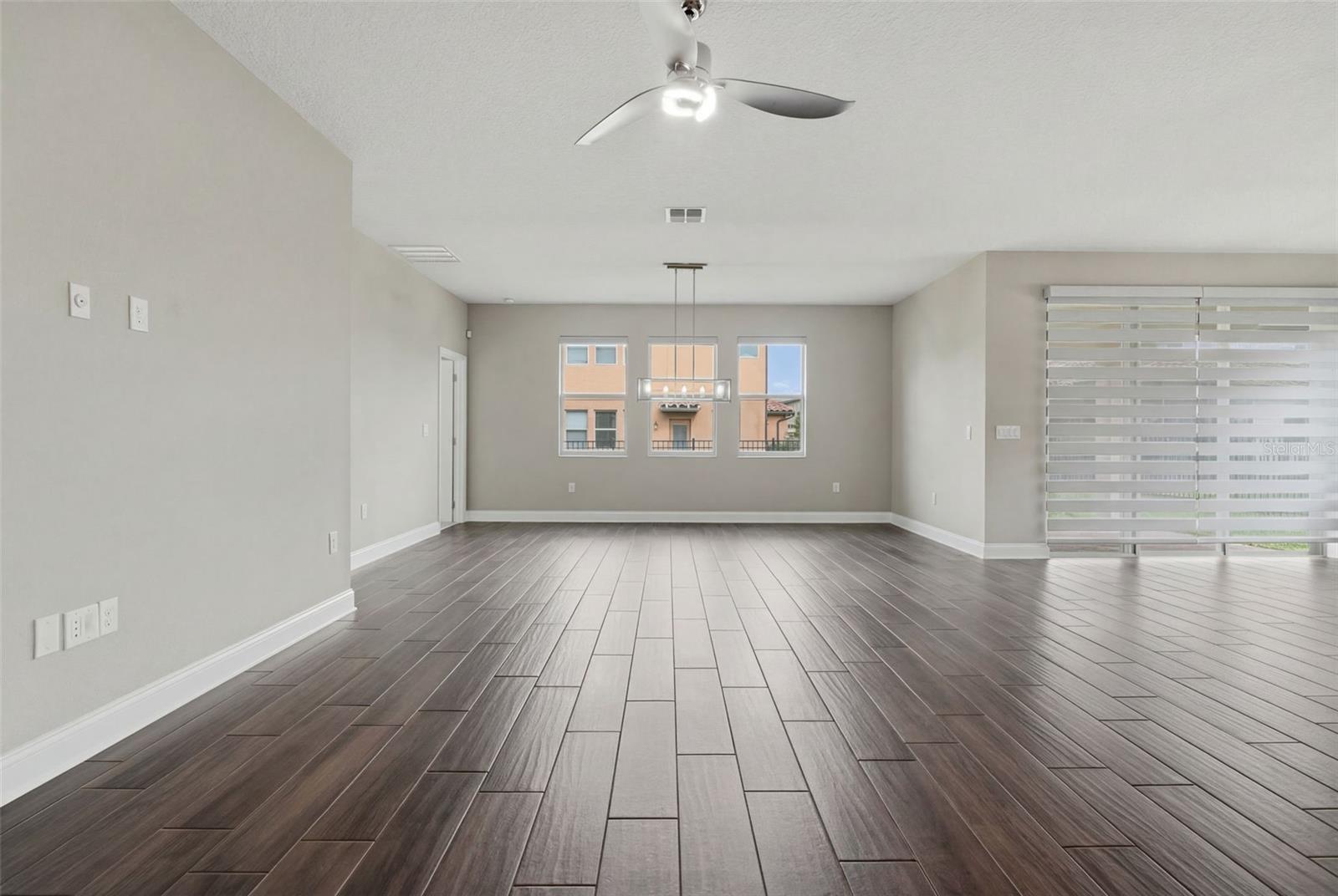 RIVIERA BELLA UN 5 - Residential