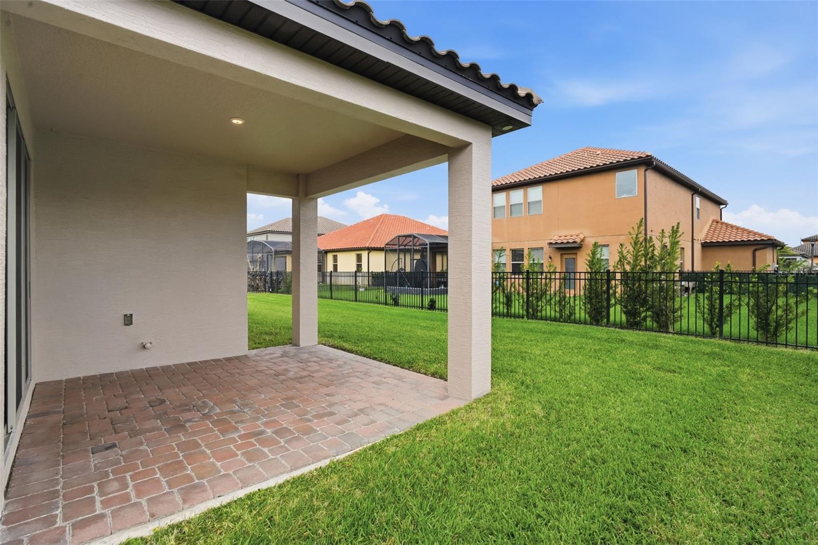 RIVIERA BELLA UN 5 - Residential