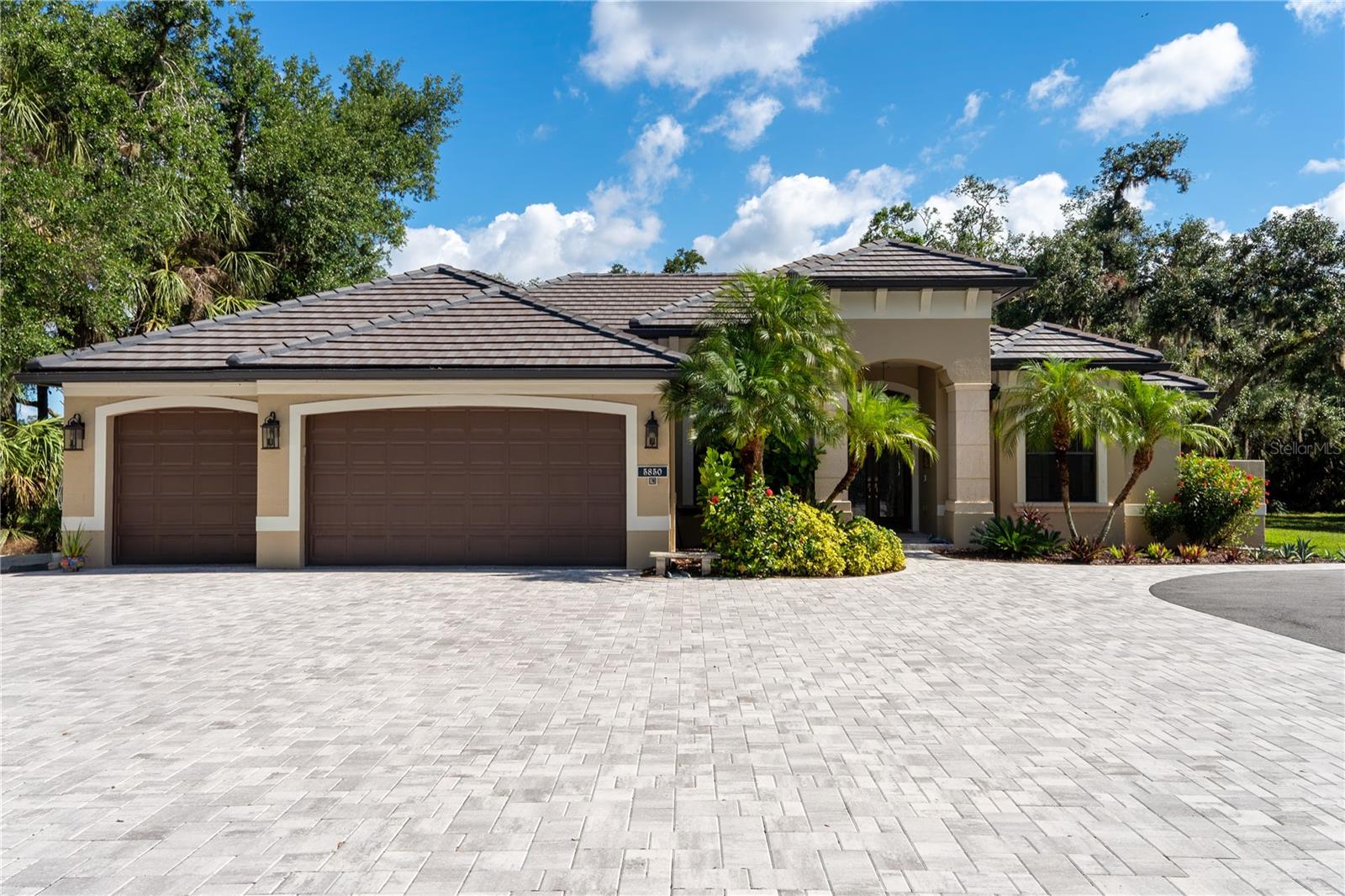 5850 SADDLE OAK TRAIL