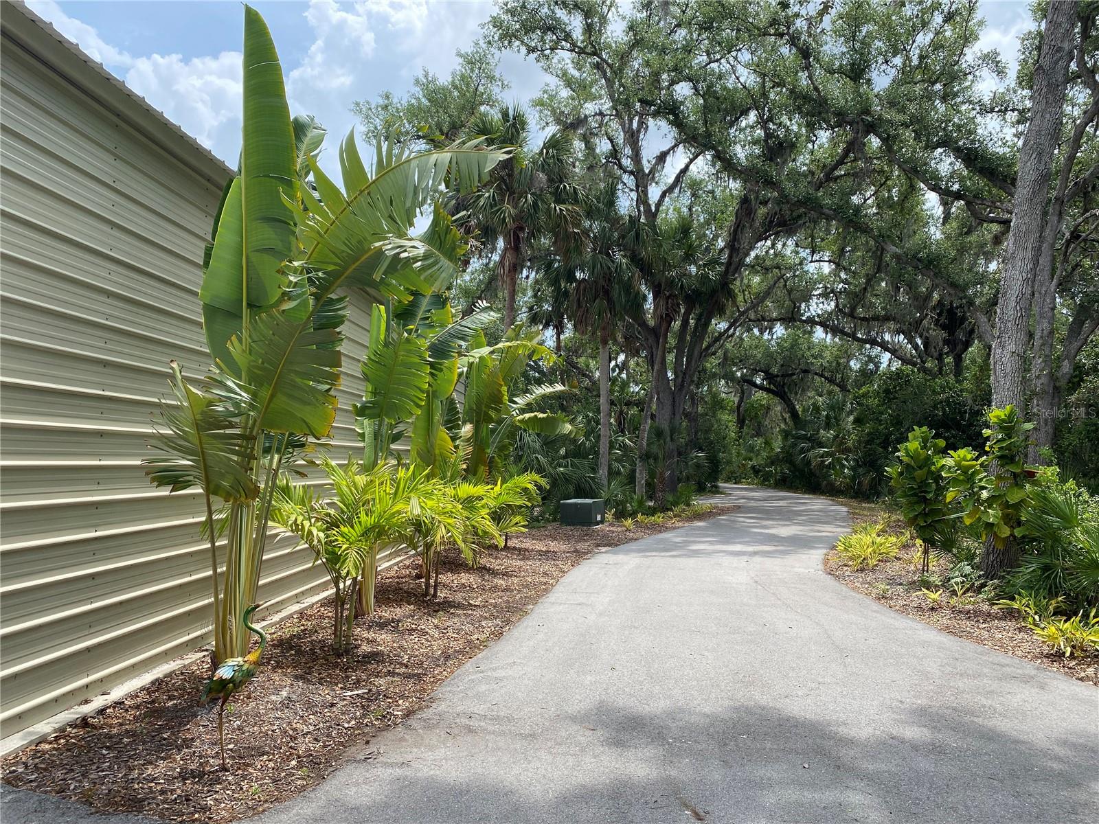 5850 SADDLE OAK TRAIL