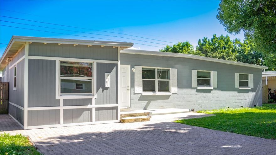 One or more photo(s) has been virtually staged. Attention investors and home buyers! Discover this spacious 5-bedroom, 3-bathroom home in the heart of Orlando—no HOA, no CDD. Featuring an open layout that connects the kitchen, dining, and living areas, this property offers well-proportioned bedrooms and versatile spaces for family or tenants. The large front driveway provides convenient parking, while the fenced backyard is ideal for gatherings and outdoor enjoyment.
Please note: Some images have been digitally edited to remove personal items of the current tenant while maintaining the original structure and layout of the property.
Located just minutes from Downtown Orlando, Semoran Blvd (SR-436), and the 408 for easy access throughout the city, as well as nearby schools, supermarkets, restaurants, and Orlando International Airport.
A solid opportunity with great potential at a competitive price—schedule your showing today!