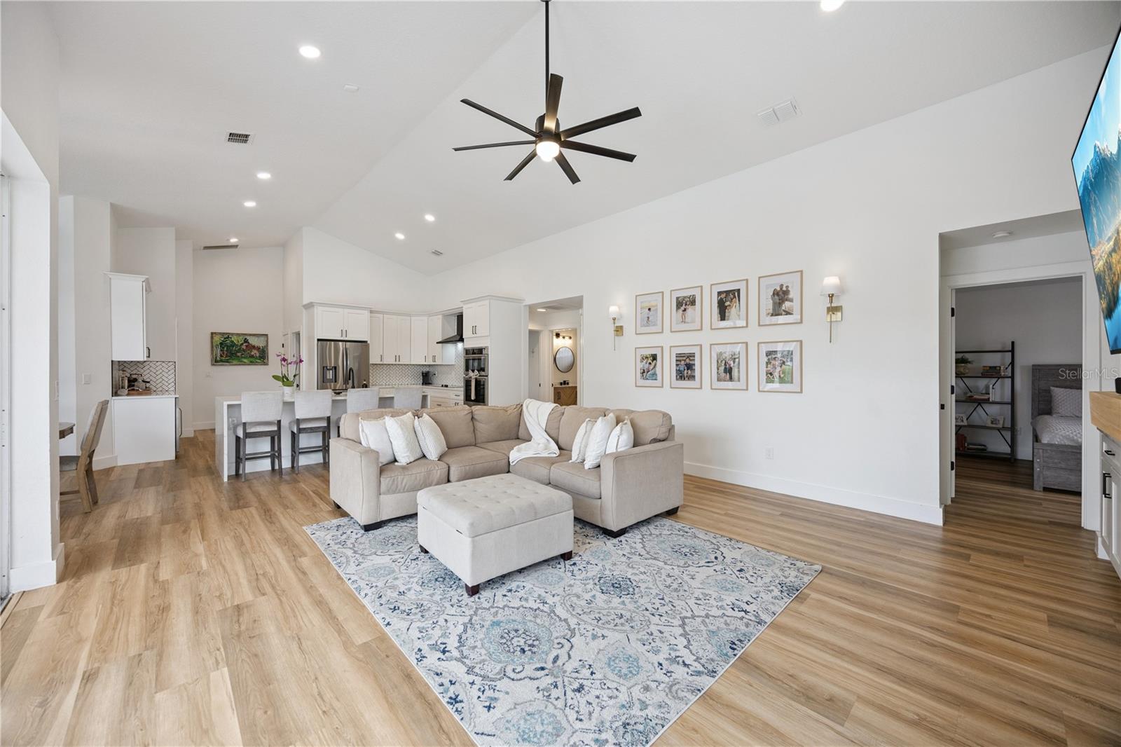 PLANTATION GROVE WEST - Residential