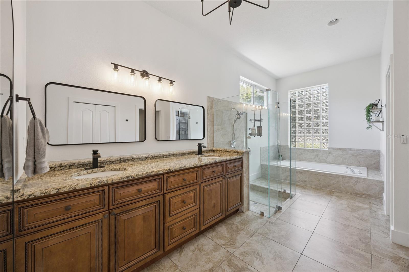 PLANTATION GROVE WEST - Residential