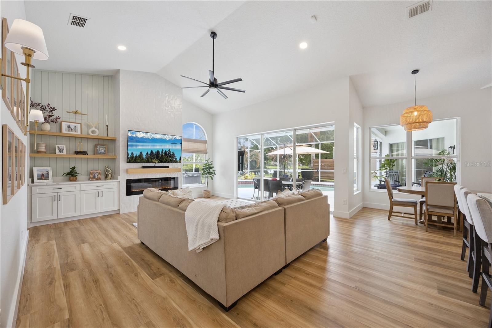 PLANTATION GROVE WEST - Residential