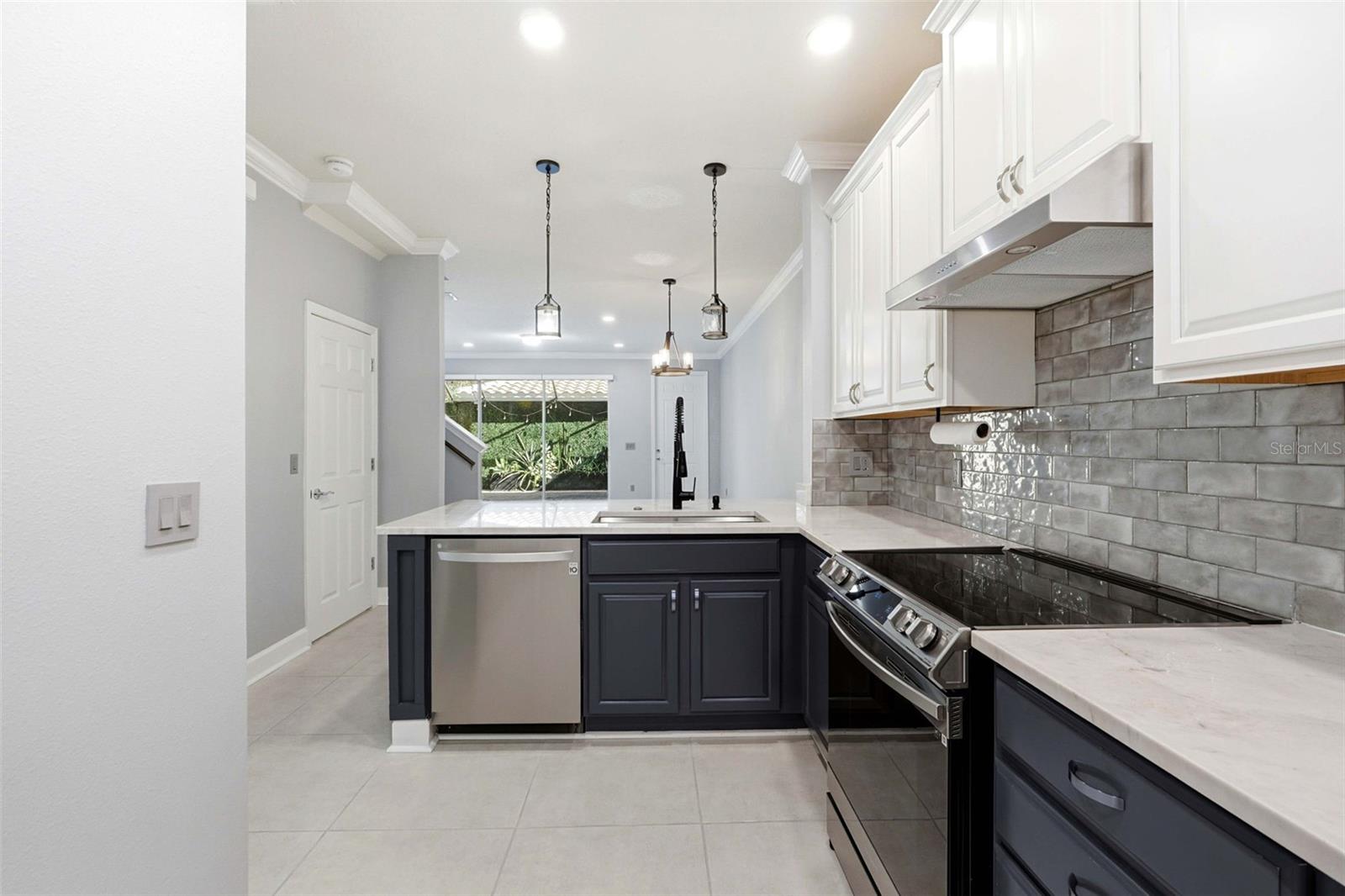 VILLAGEWALK/LK NONAD - Residential Lease