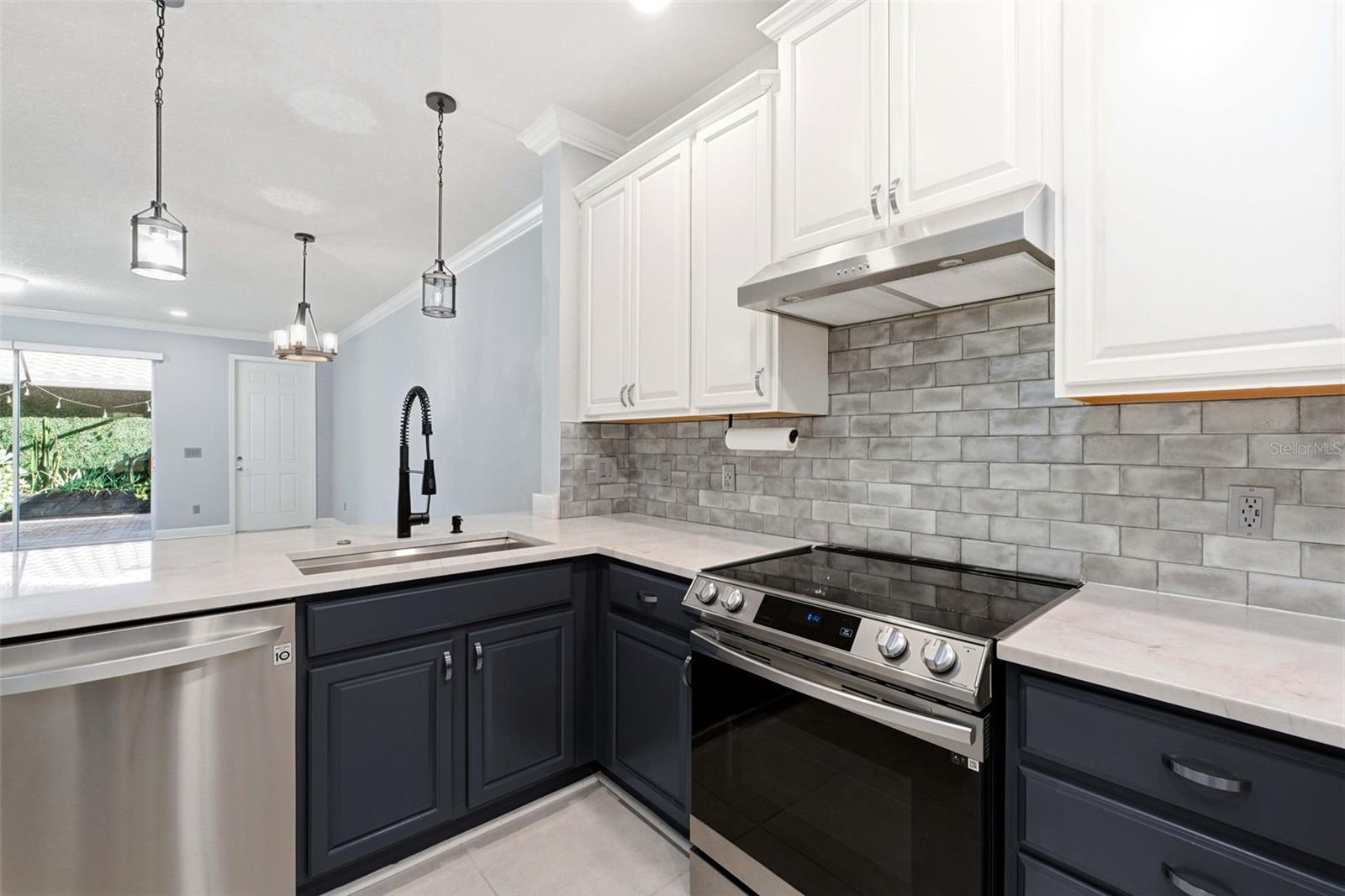 VILLAGEWALK/LK NONAD - Residential Lease