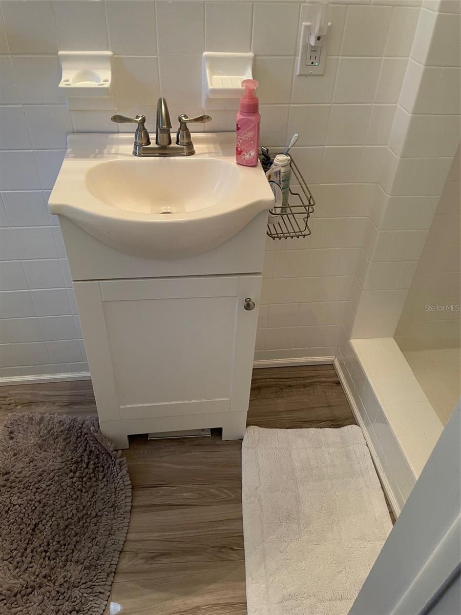 RAINBOW LAKES ESTATES - Residential