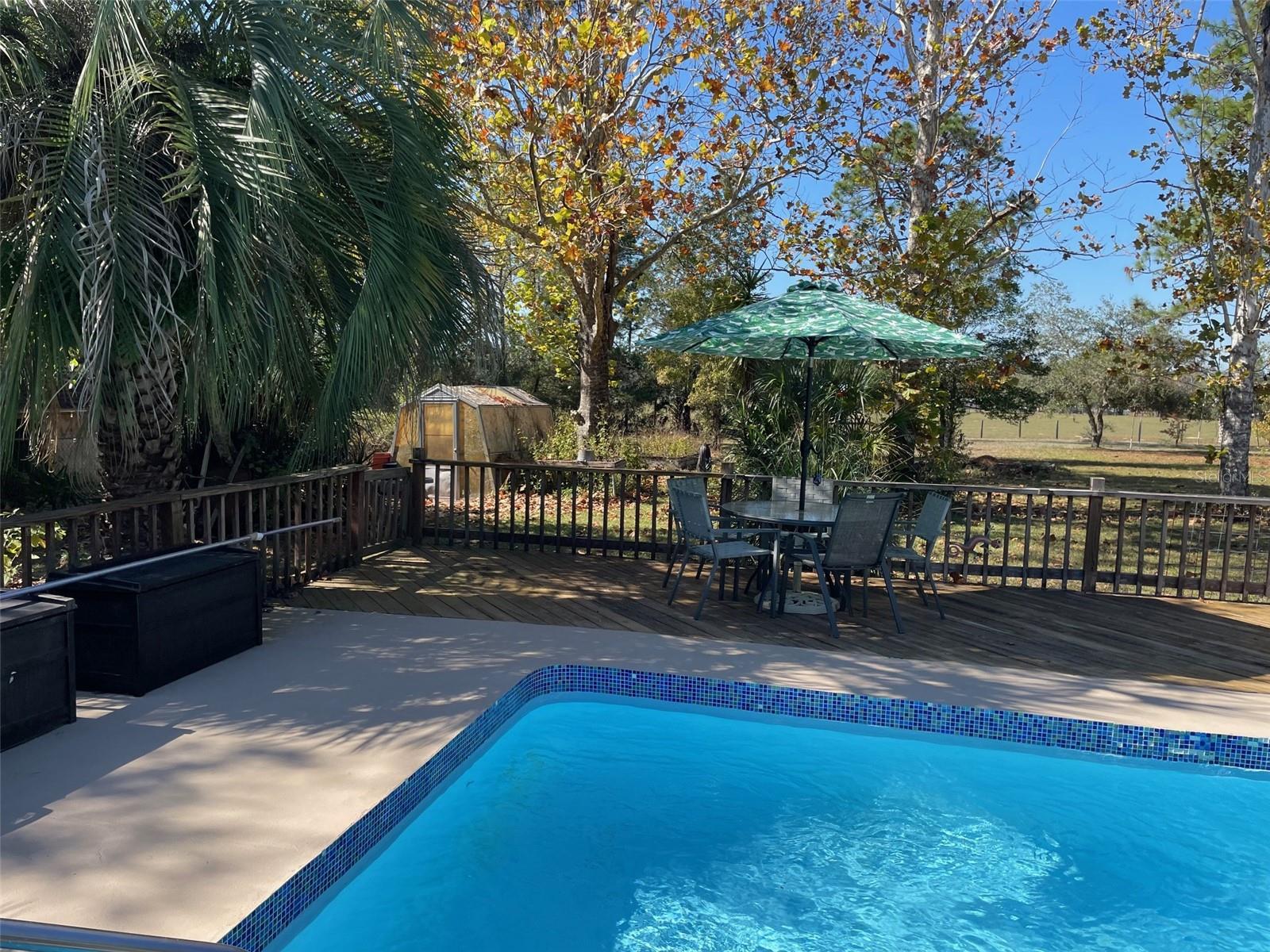 RAINBOW LAKES ESTATES - Residential