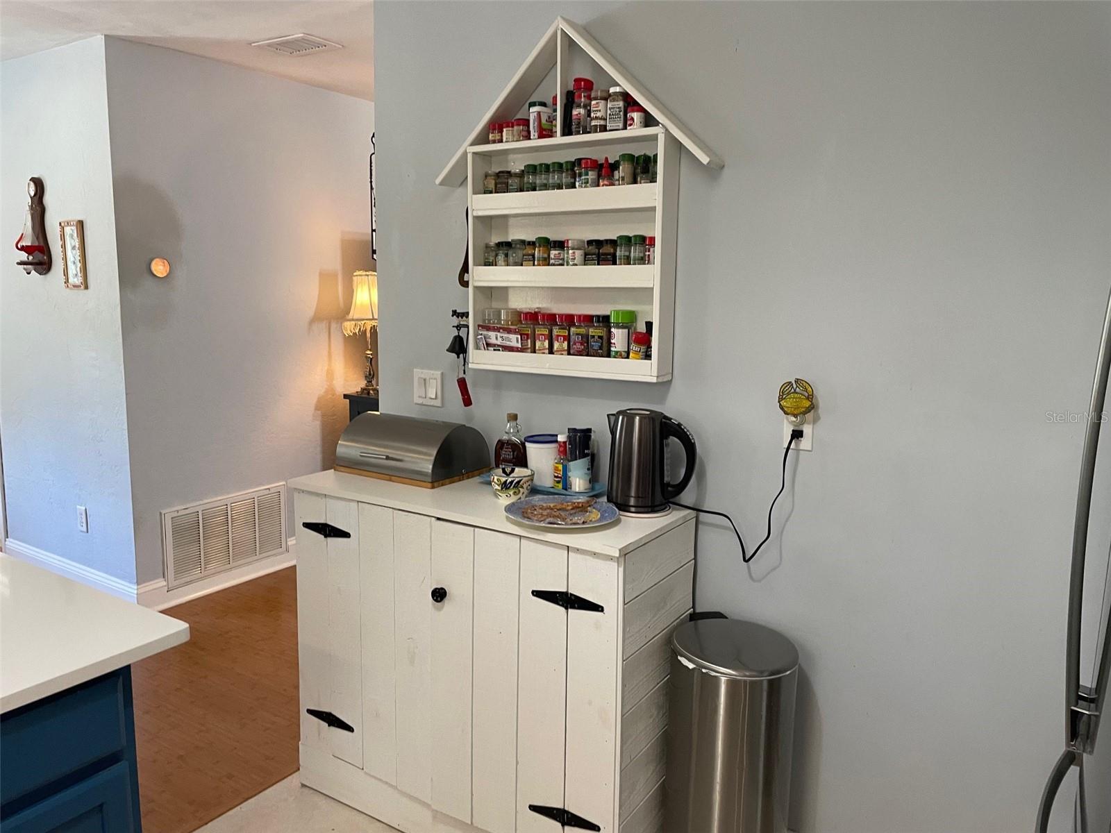 RAINBOW LAKES ESTATES - Residential