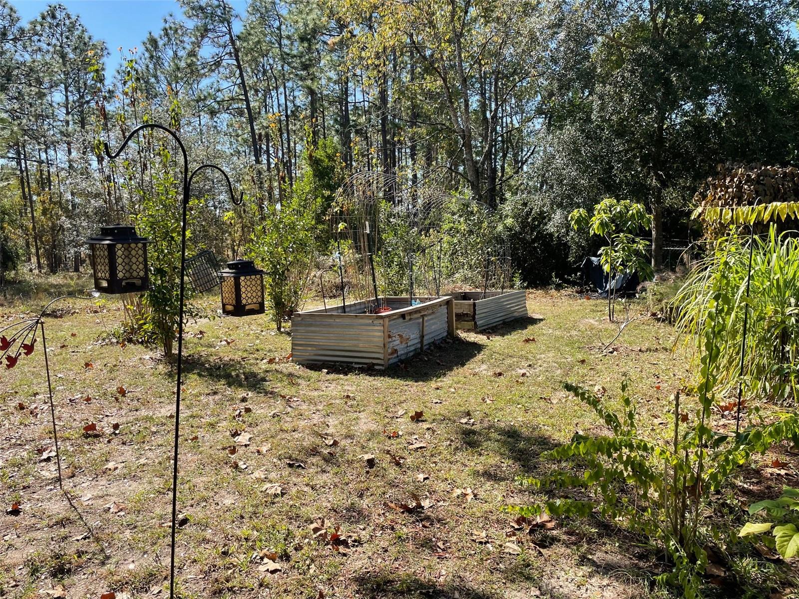 RAINBOW LAKES ESTATES - Residential