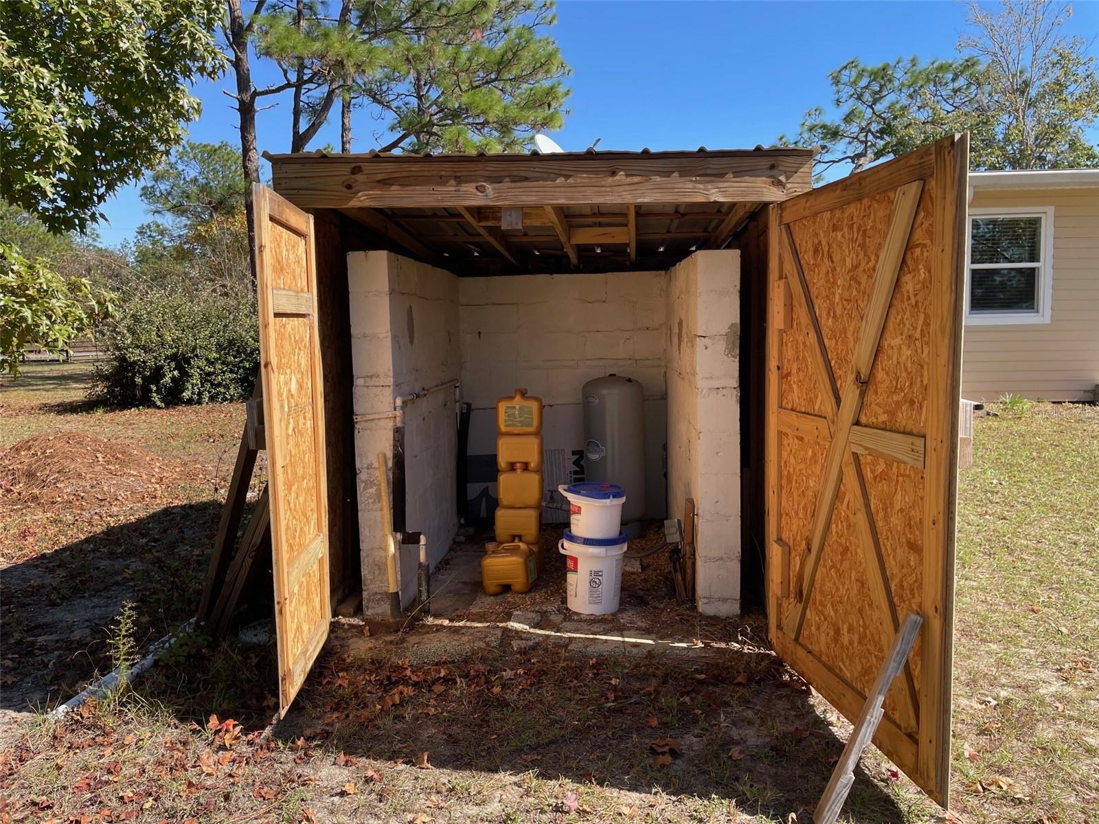 RAINBOW LAKES ESTATES - Residential