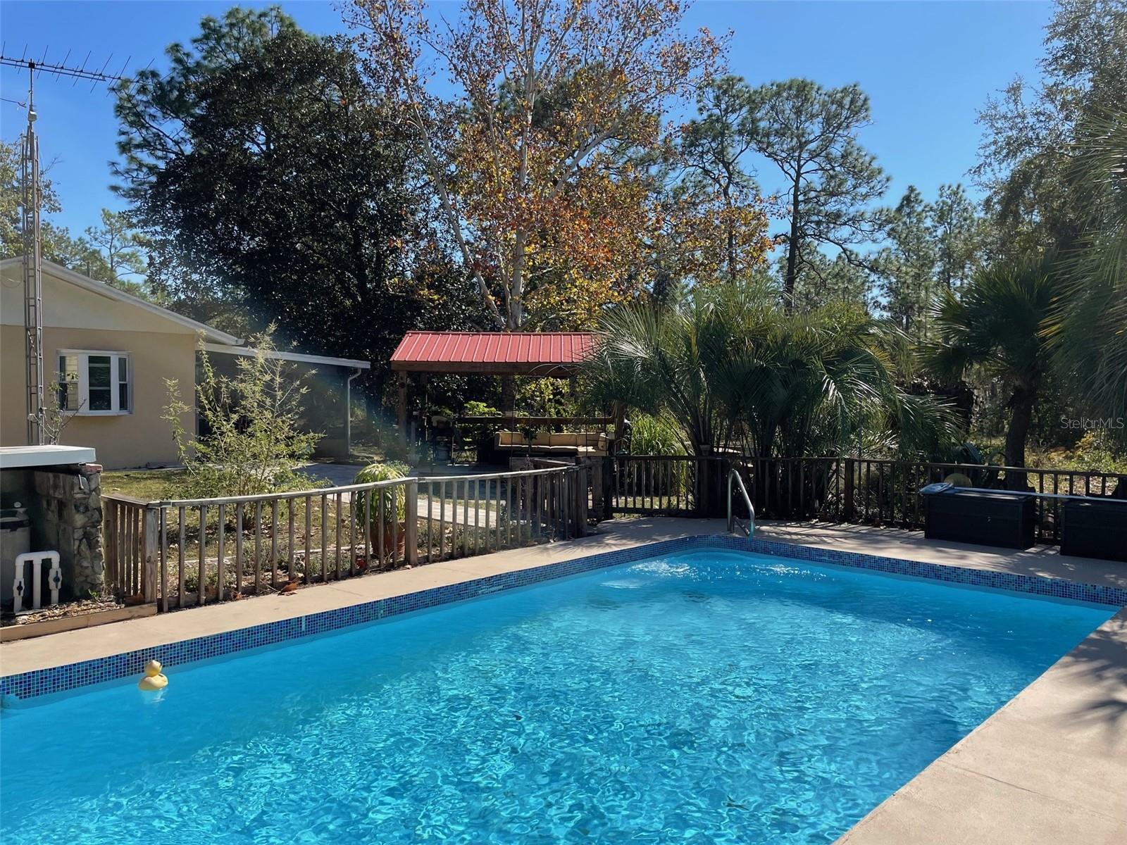 RAINBOW LAKES ESTATES - Residential