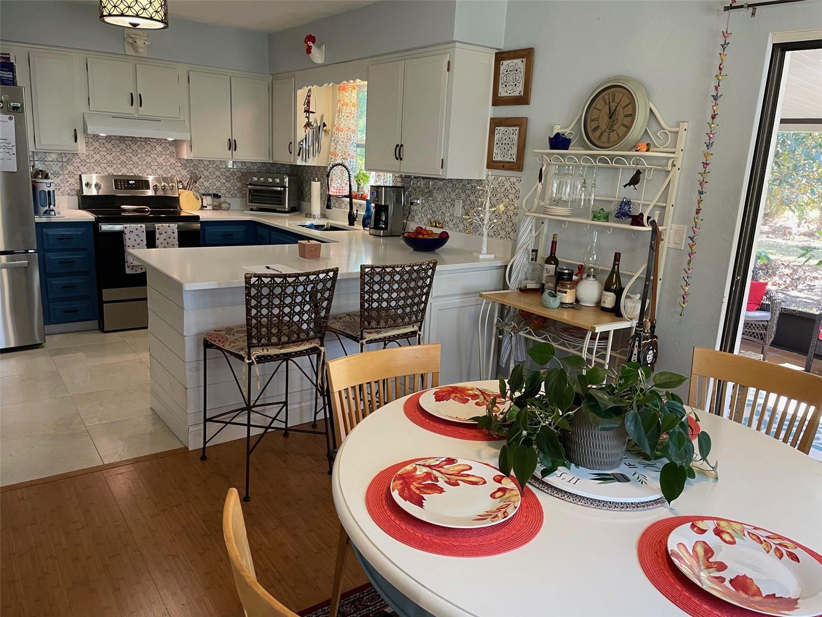 RAINBOW LAKES ESTATES - Residential