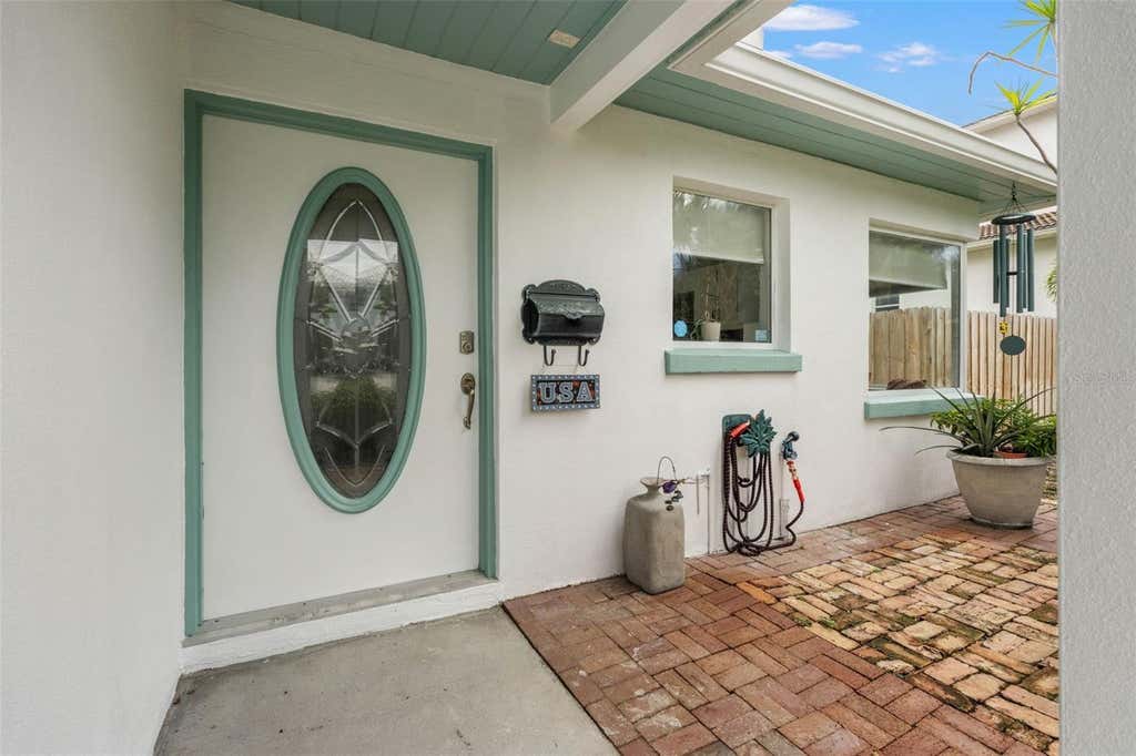 Photo of 105 Adalia Avenue, Tampa, FL 33606 (MLS # TB8537639)