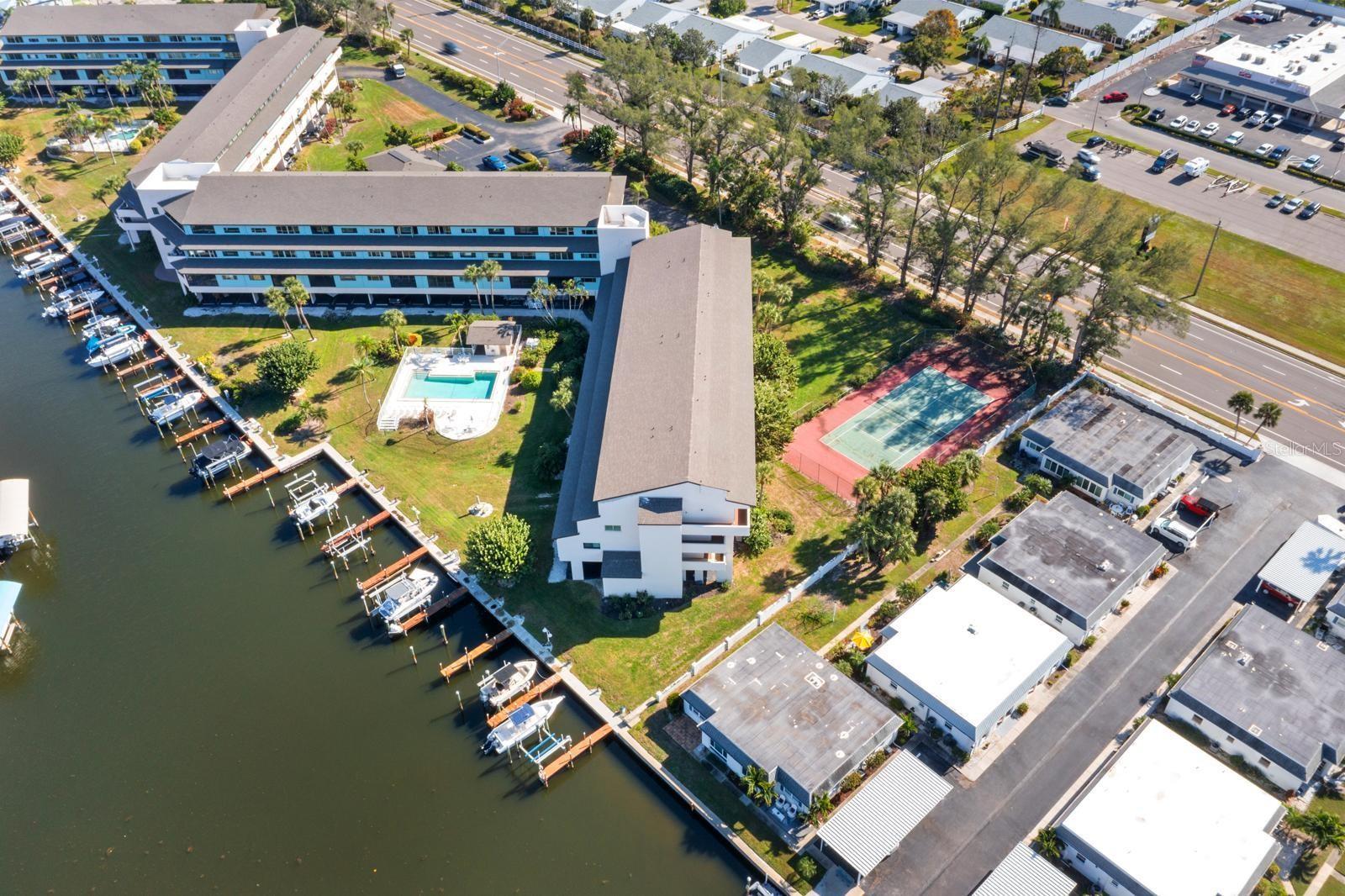 THE WATERWAY PH I - Residential