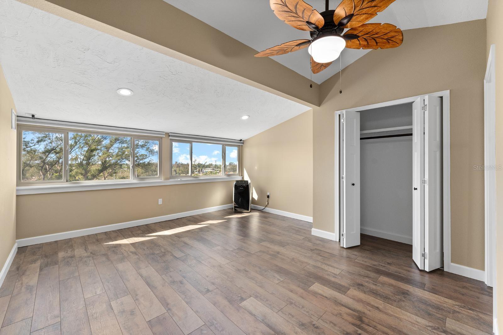 THE WATERWAY PH I - Residential